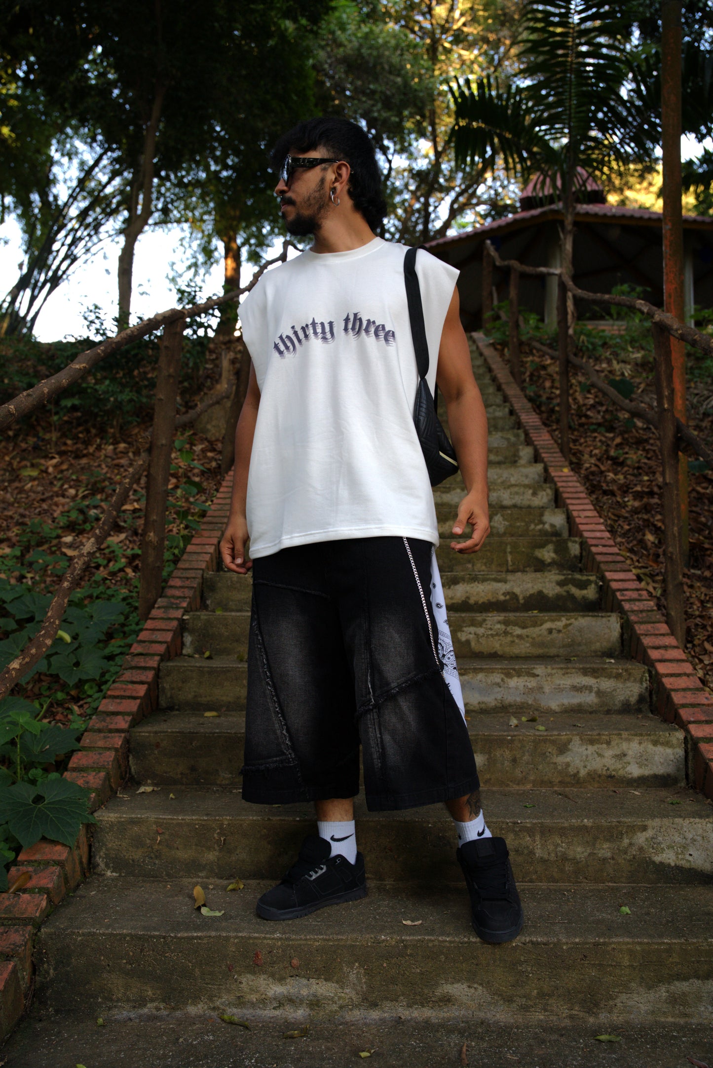 BAGGY JORTNEGRO CON COSTURAS