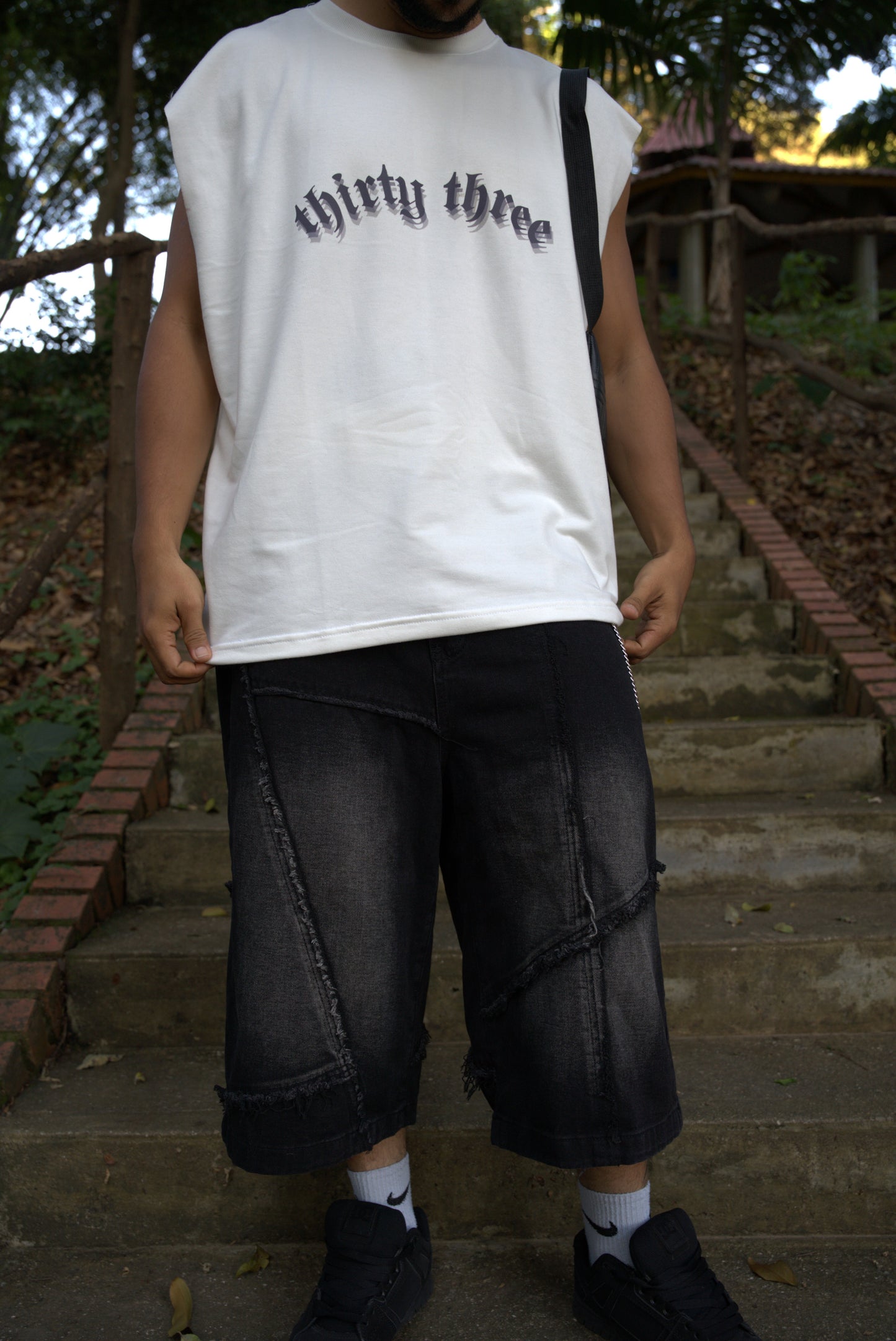 BAGGY JORTNEGRO CON COSTURAS