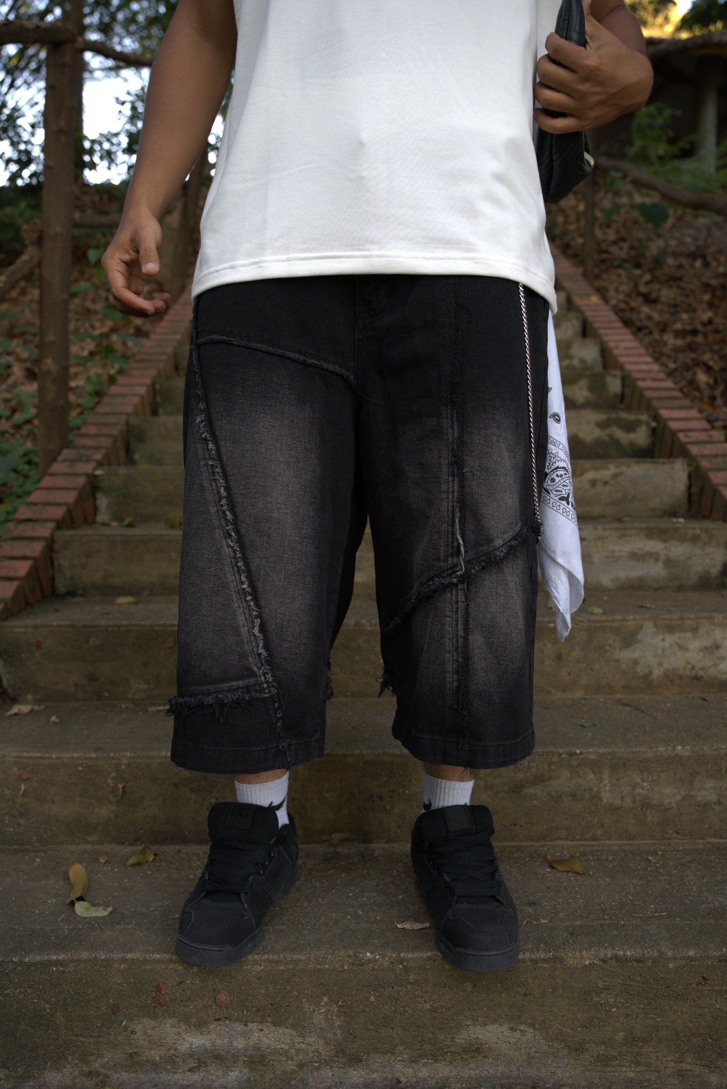 BAGGY JORTNEGRO CON COSTURAS